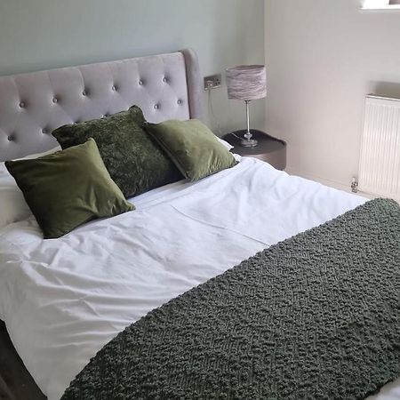 Jasmin Apartments - Luxury 1 & 2 Bedroom Units With Free Parking Буши Экстерьер фото