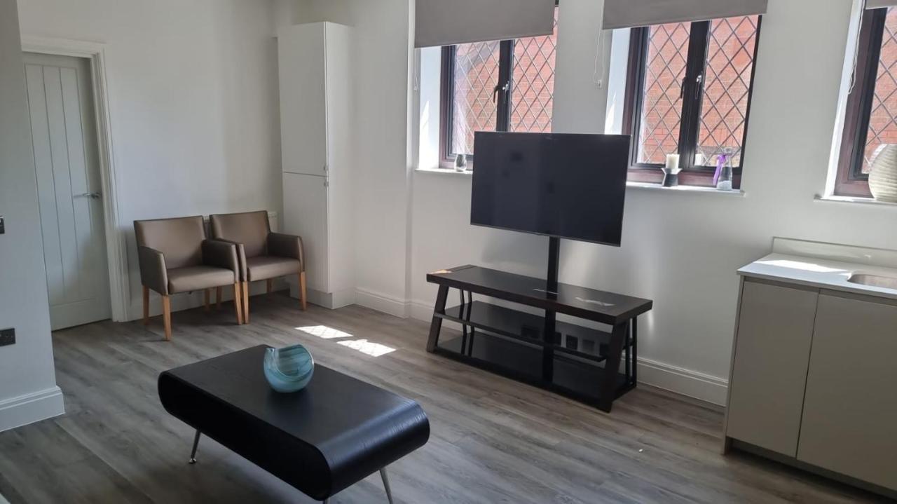 Jasmin Apartments - Luxury 1 & 2 Bedroom Units With Free Parking Буши Экстерьер фото