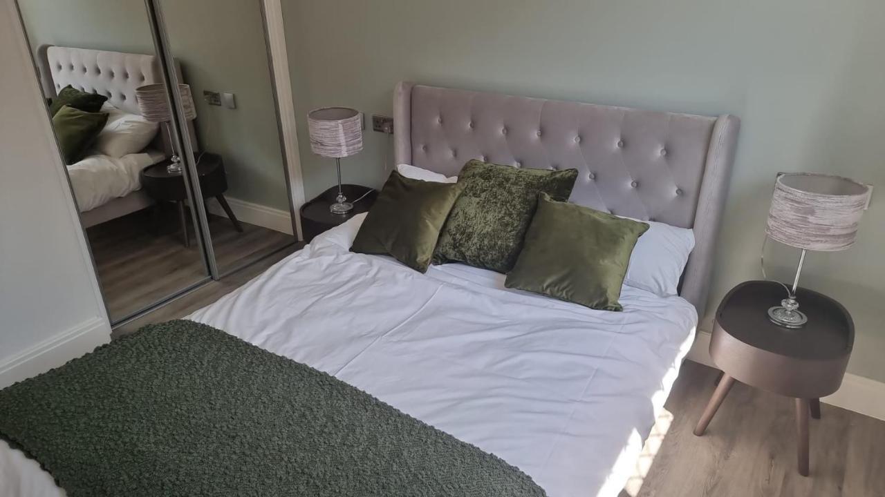 Jasmin Apartments - Luxury 1 & 2 Bedroom Units With Free Parking Буши Экстерьер фото