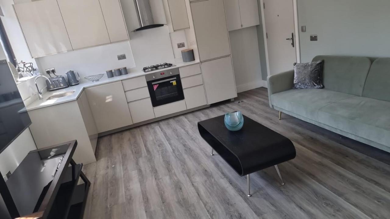 Jasmin Apartments - Luxury 1 & 2 Bedroom Units With Free Parking Буши Экстерьер фото